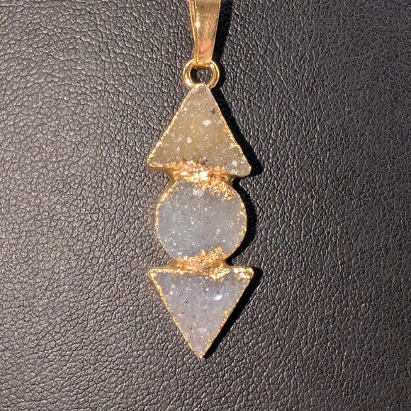 Lot of Two Gold Tone Necklaces Multi Strand Gold Tone Blue Gilded Bead & Druzy - Picture 3 of 7